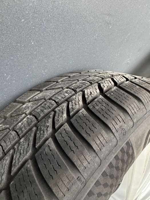 Anvelope iarna 215 55 17,jante aliaj originale VW