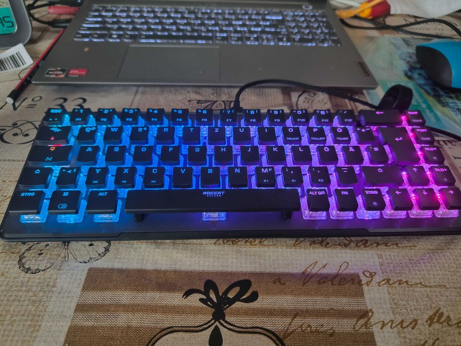 Tastatura Gaming Roccat Model Vulcan II Mini , RGB, Negru Noua