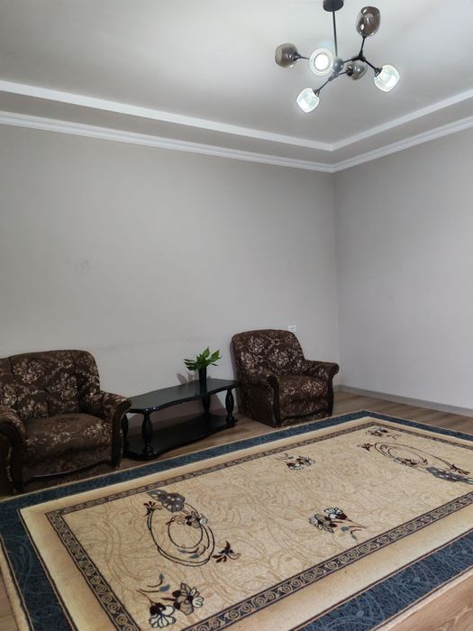 Arenda uchastka. Olmos mahalla. 8 xona