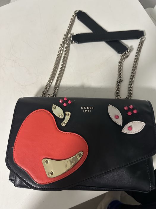 Черна чанта GUESS