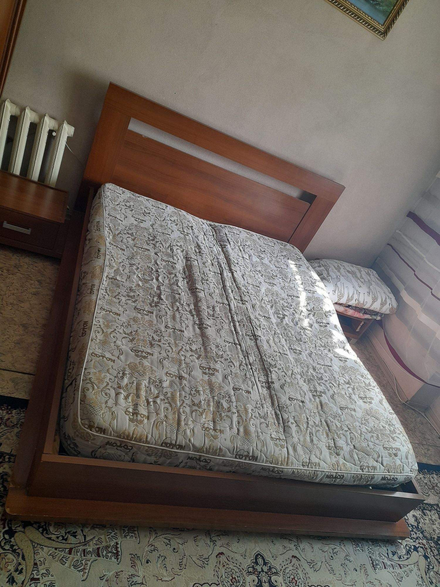 Срочно. Продам двуспальную кровать