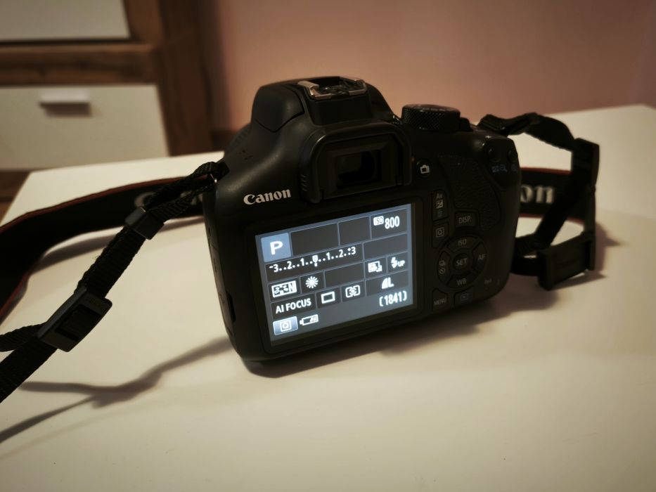 Фотоапарат Canon 1300D