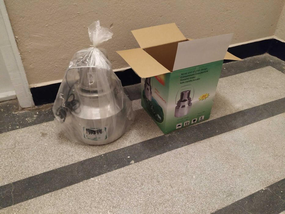 Млекобиячка 11 литра с горен мотор