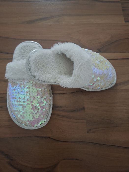 Papuci casa cu sclipici marime 31
