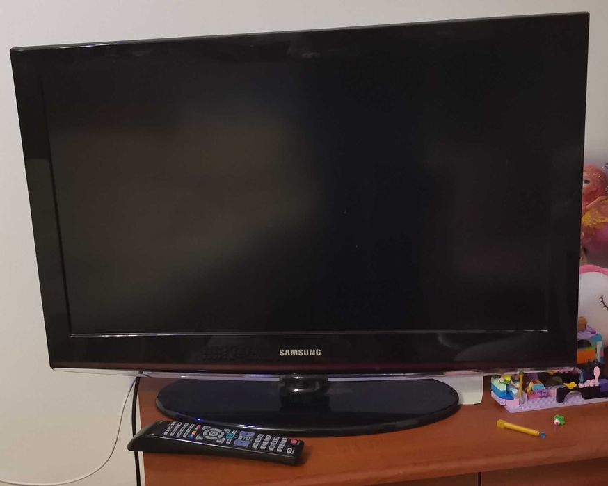 Televizor Samsung diagonala 80 cm, stare perfecta