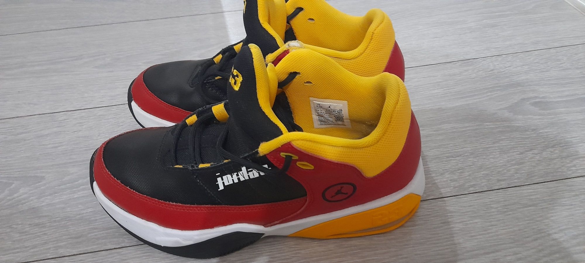 Jordan 23 Aura  mărimea 39