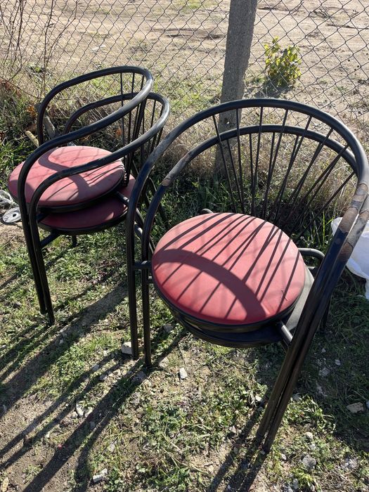 Метални столове,нужно е претапициране