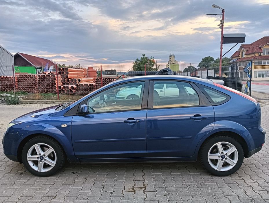Vând Ford focus 2