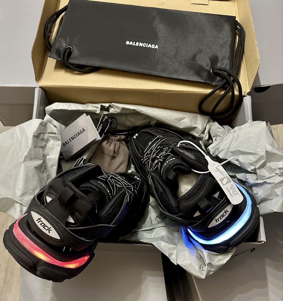 Balenciaga track led