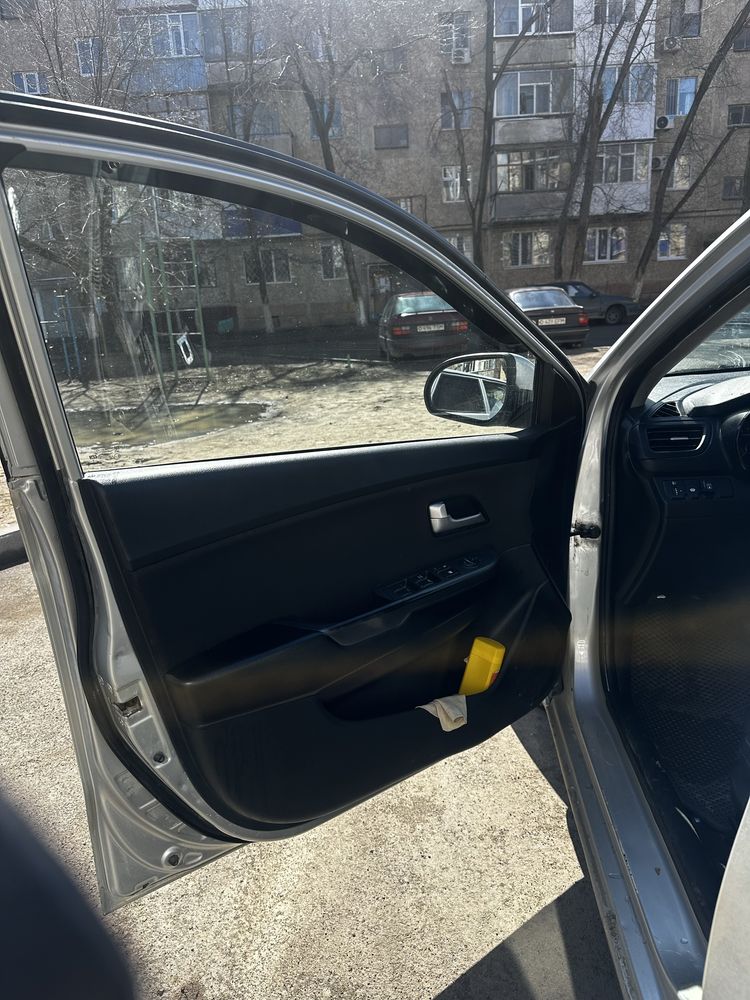 Продам машину KIA RIO