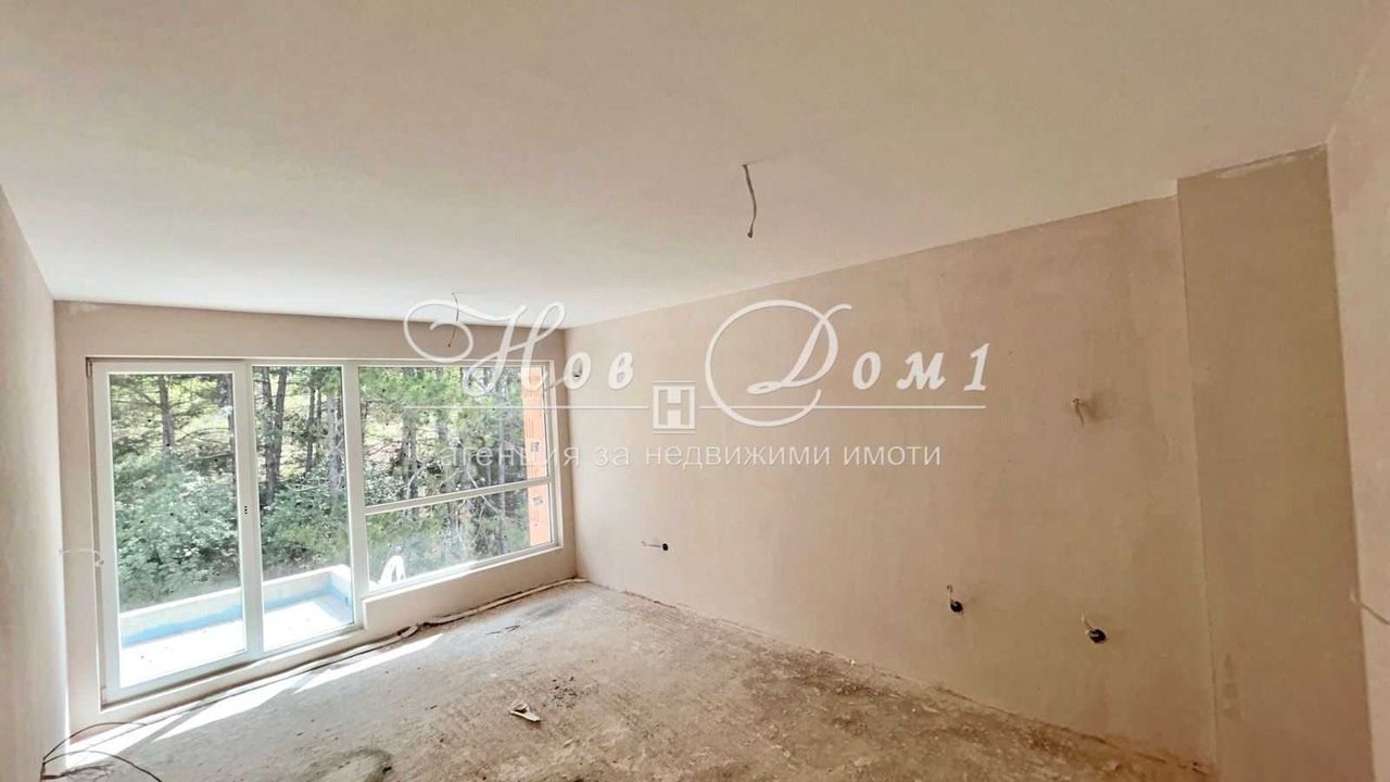 Продава се Тристаен апартамент в Пловдив, Остромила - 125 кв.м за 779 €/кв.м - Снимка #2