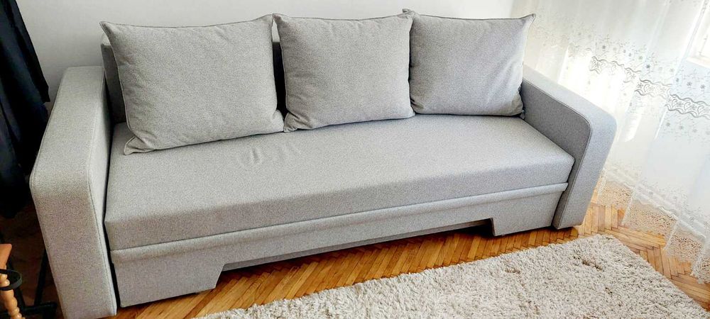 Canapea Anica,extensibila cu lada