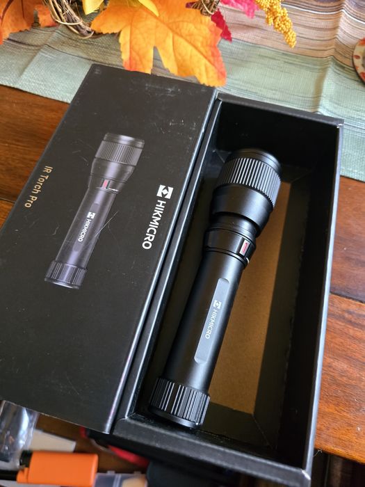 Iluminator IR hikmicro