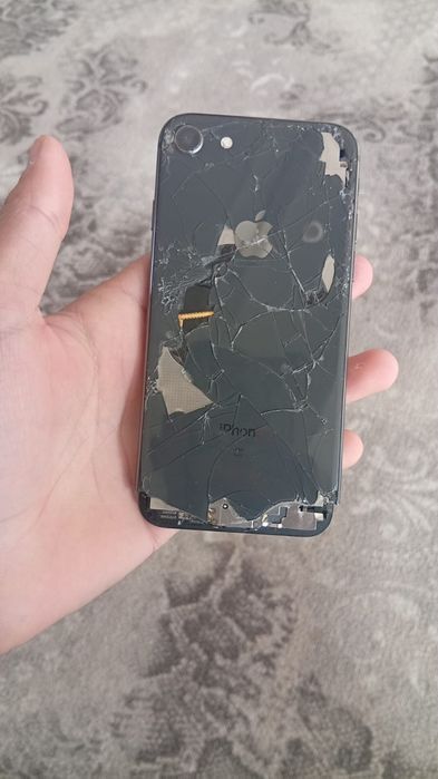 Айфон се 2020 продаётся