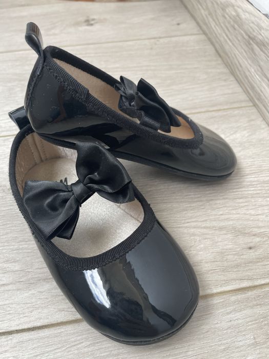 Пантофи с панделка