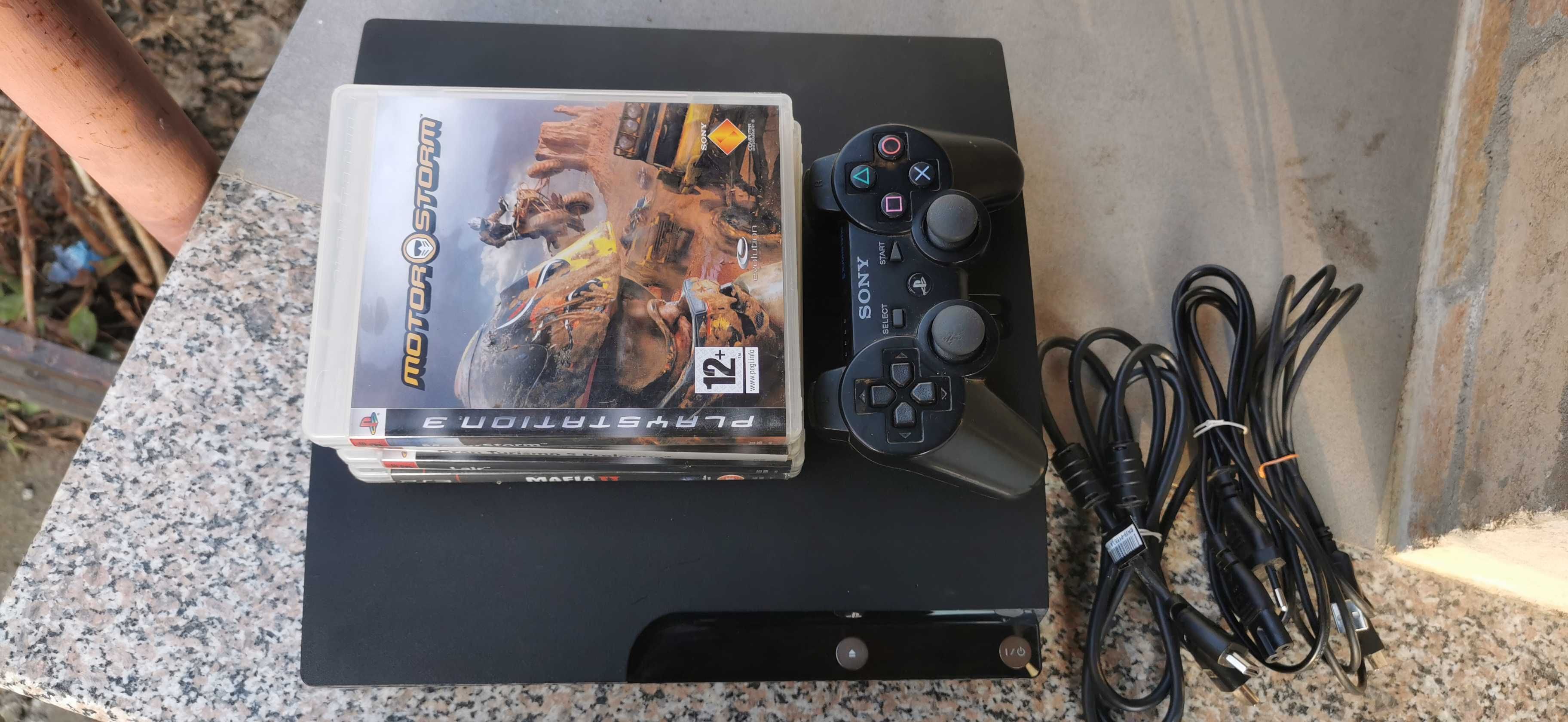 Consola PS3 cu o maneta si 4 jocuri