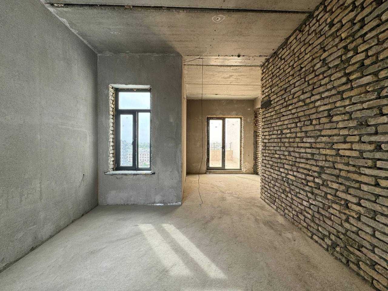 350 m2 kvartira sotiladi