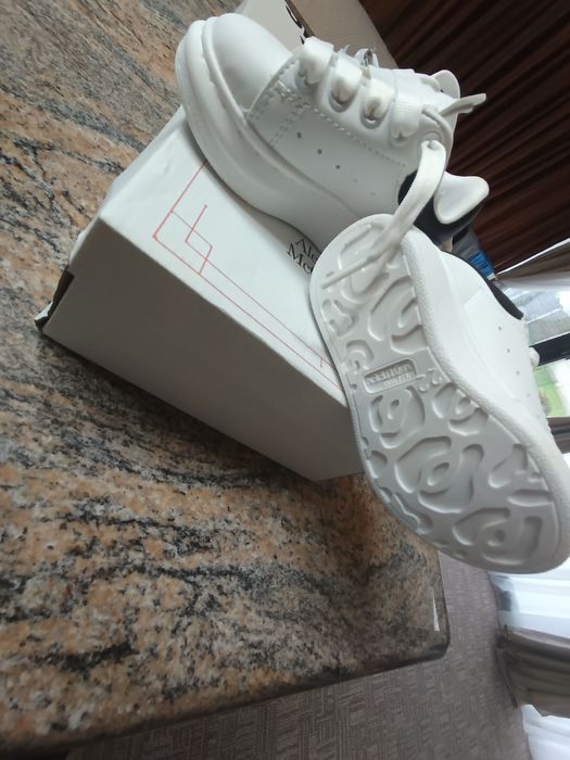 Adidași Alexander McQueen mărimea 22