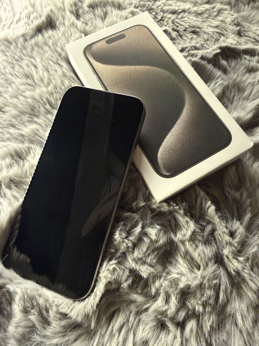 Продавам iPhone 15Pro 128GB Natural Titanium