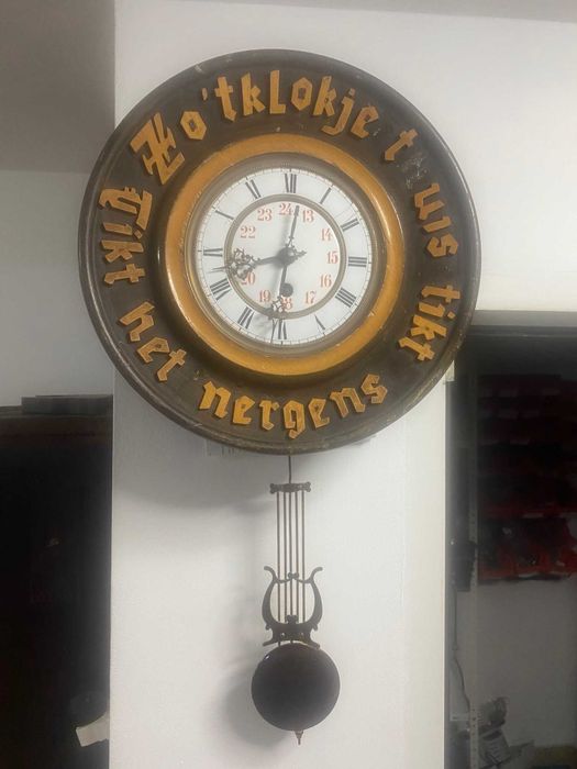 Ceas de perete cu pendul