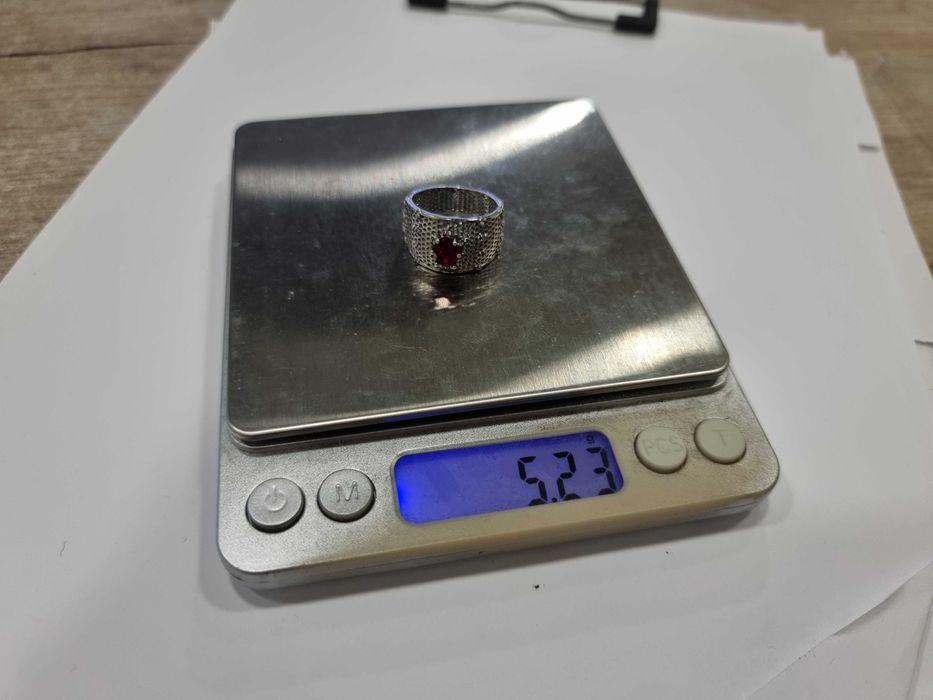 Сребърен пръстен с рубин