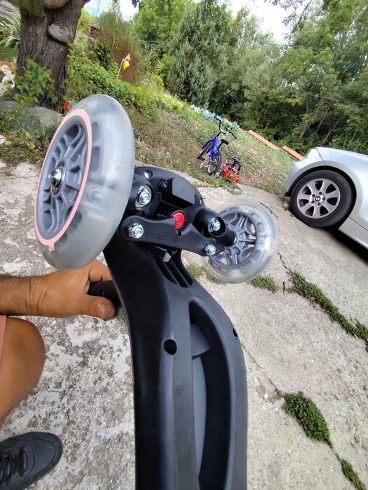 Тротинетка нова каране е един път