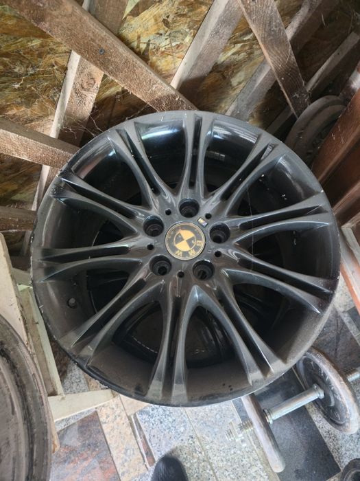 Jante BMW 18 jante BMW style 135 M
Mici zgârieturi 
Nu