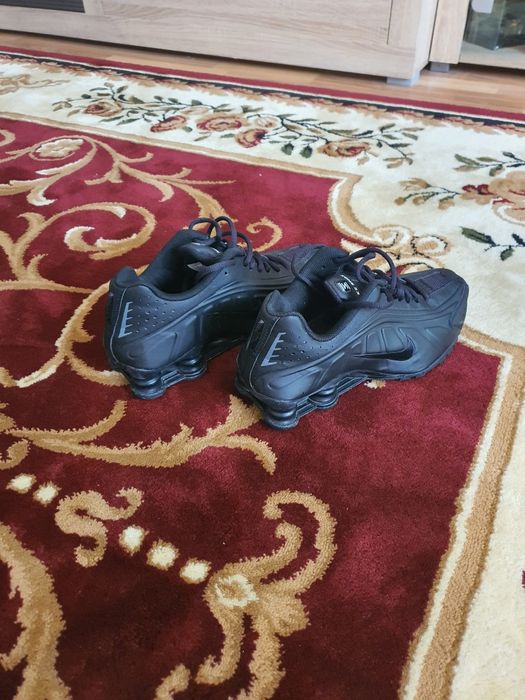 Nike shox  negri  marimea 38