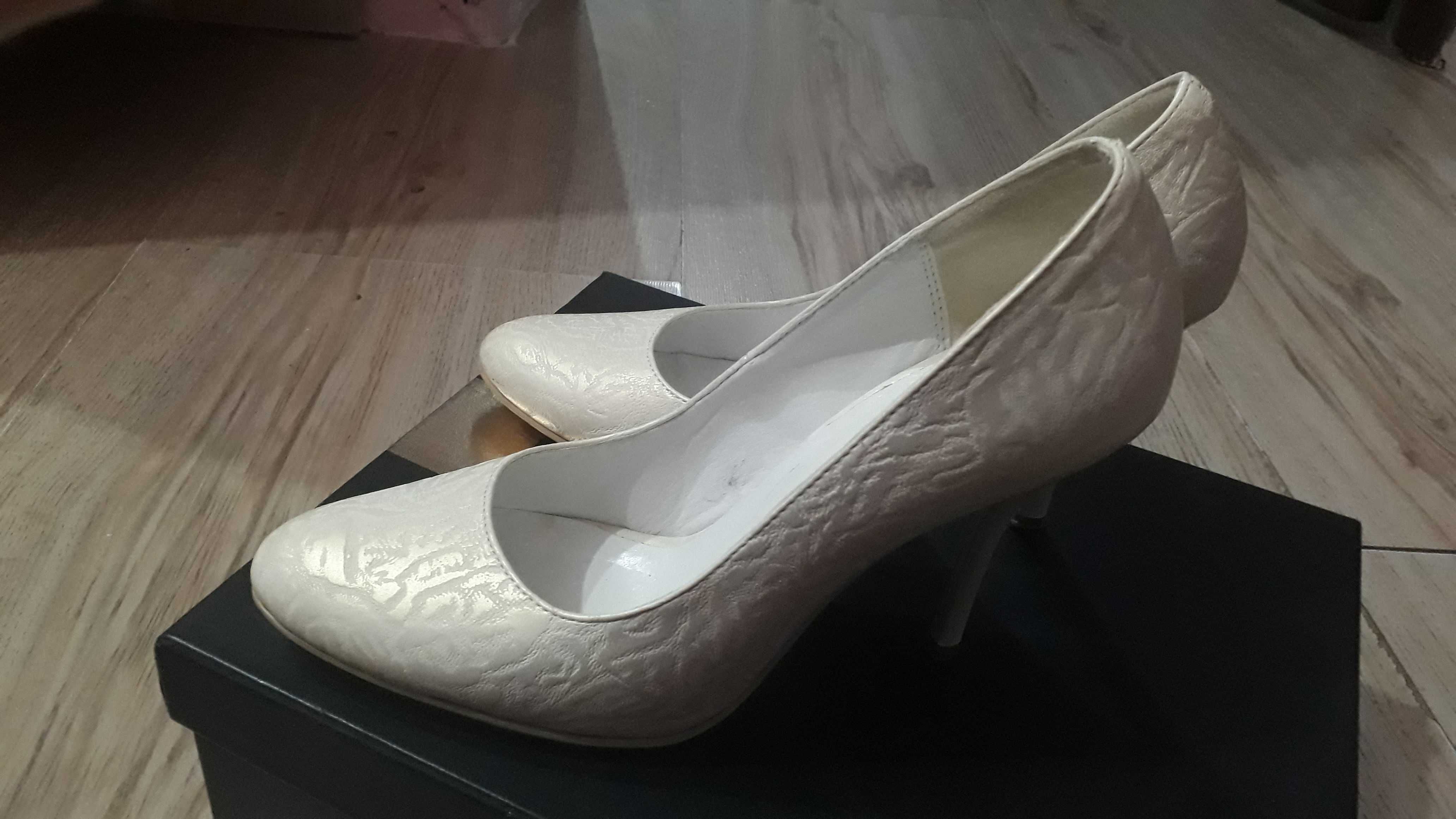 Свадьебные женские туфли