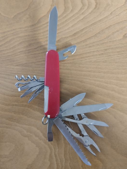 Лот швейцарски ножчета