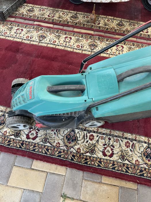 Продам Газонокосилка б/у  электрическая Bosch,