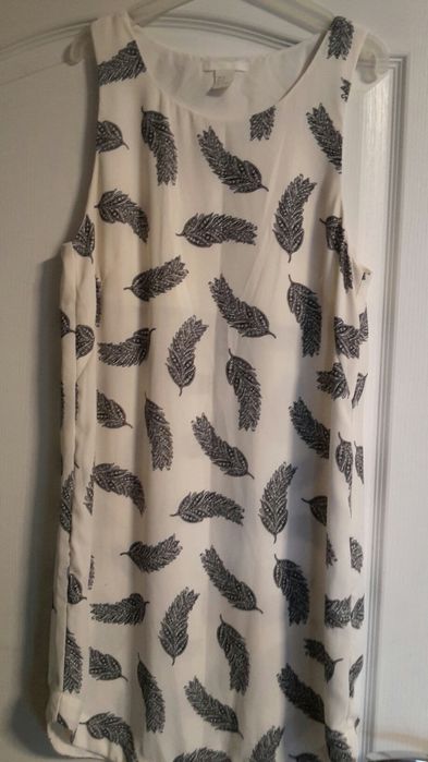 Елегантни дамски рокли