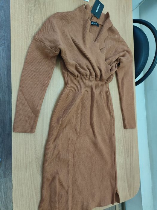 Теплое платье размер 42-44 новое