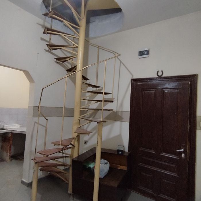 Продавам етаж от къща