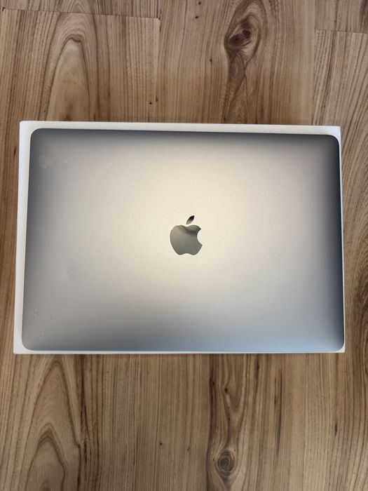 Macbook Air M1 256 gb ( Намалена цена до 26.12.2025)