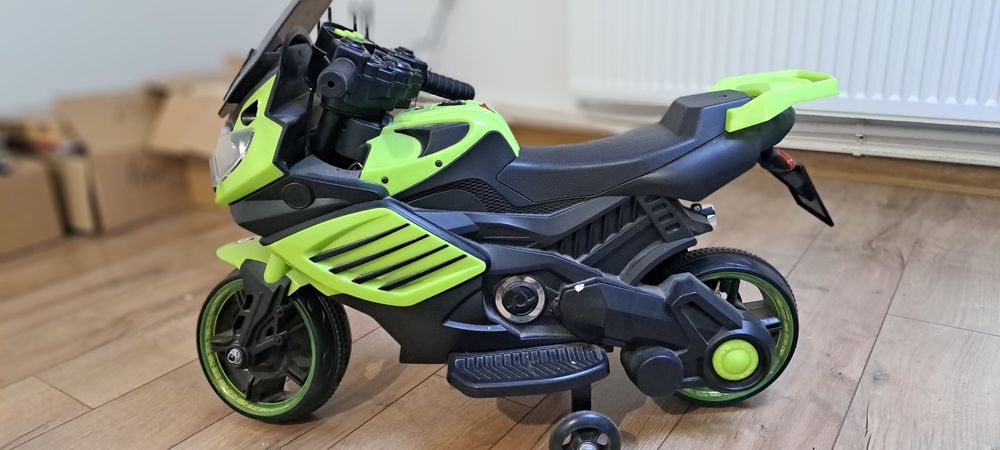 Motoretă electrică cu muzicuțe