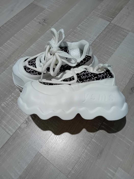 Спортни обувки/маратонки