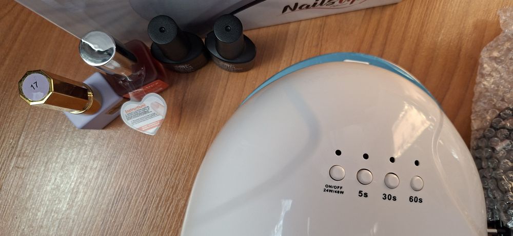 Lampa led unghi noua