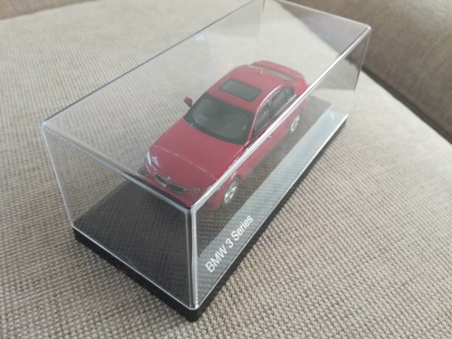 Vand macheta BMW seria 3 F30 sedan, editie de reprezentanta scara 1/43