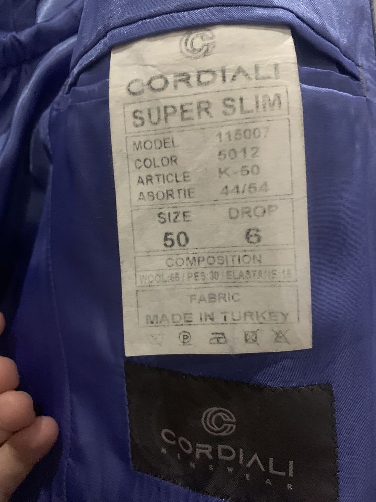 Продам костюм
