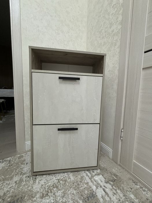Продам обувницу в отличном состояний