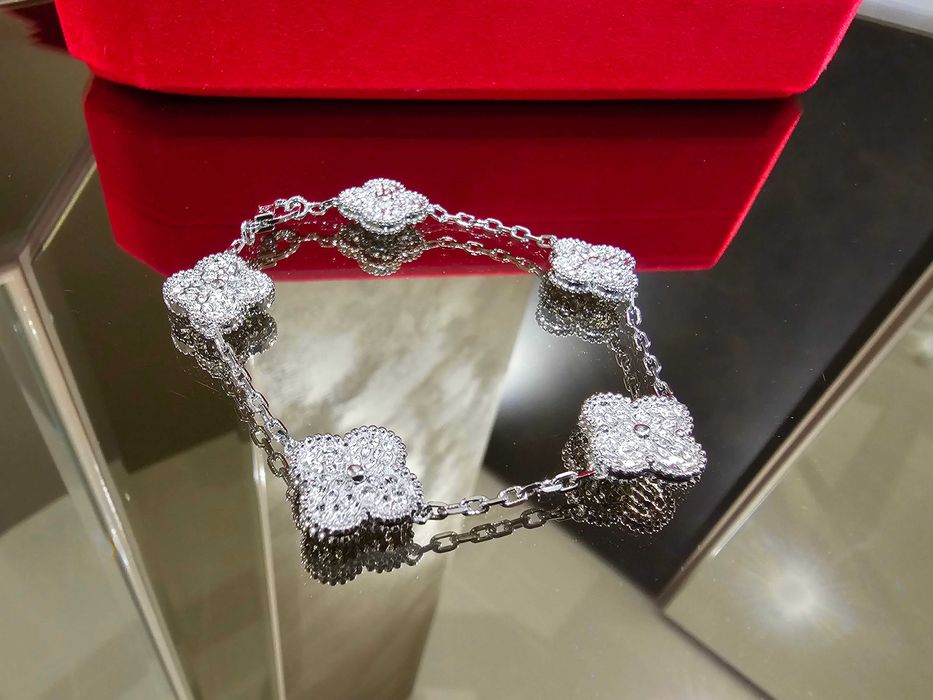 Van Cleef & Arpels VCA Silver 5 Motifs Vintage Alhambra Дамска Гривна