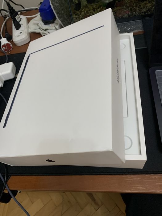 Macbook Air 13’6  2023 M2