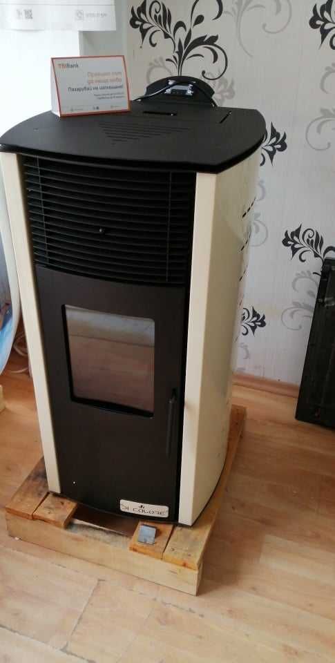 Пелетна камина 25 kW