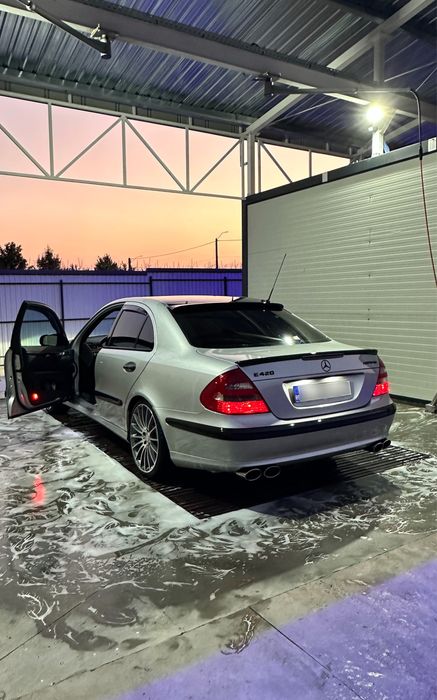 Mercedes E class w211