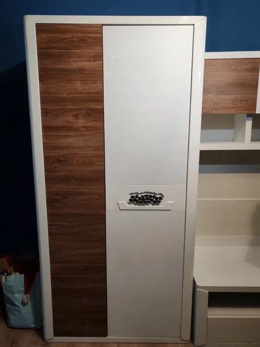 Mobilier dulap haine calitativ in stare buna