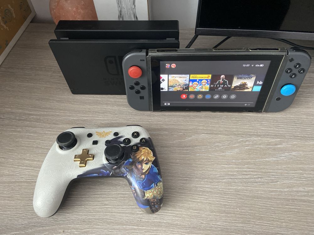 Nintendo Switch V2 Modat cu card de 256GB, PLIN de jocuri + controller