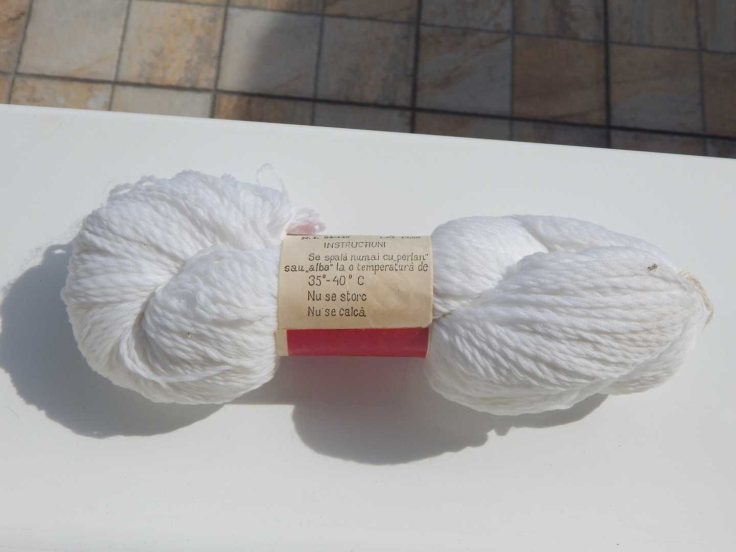 Fire tricotat lana alba 50 grame Neli fabricat Romania nefolosit