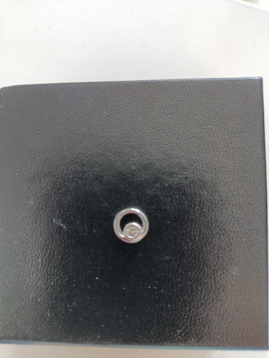 продам подвеска - золотой бегунок с бриллиантовым глазком