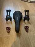 Șa dechtalon cu pedale clipless si doua suporturi bidon